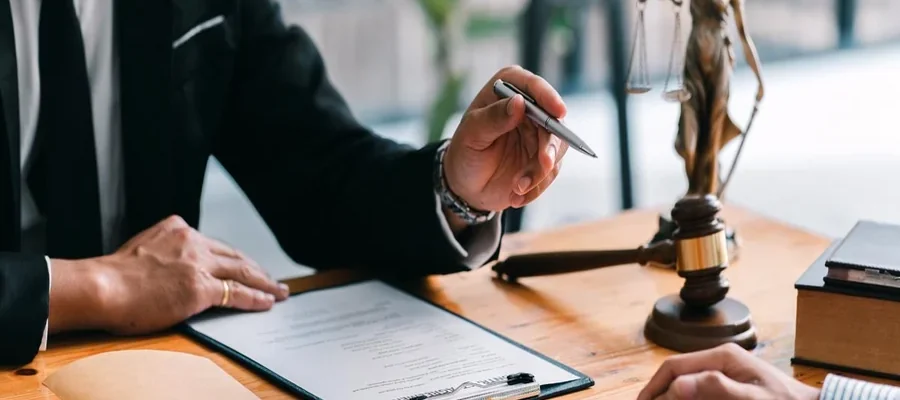 How a Personal Injury Lawyer in Houston, Texas Helps You After a Car Crash