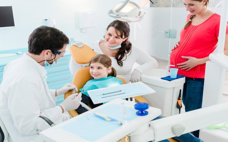 How Family Dentistry Simplifies Access To Whitening, Veneers, And More